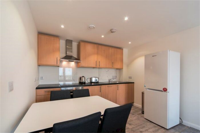2 Bedroom Apartment To Rent In Carlton House, Ilford, IG1