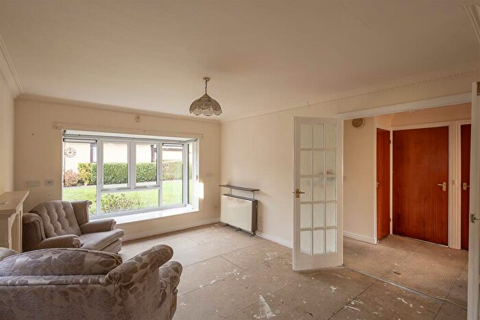 2 Bedroom Semi-Detached Bungalow For Sale In Sandyford Park, Sandyford, Newcastle Upon Tyne, NE2