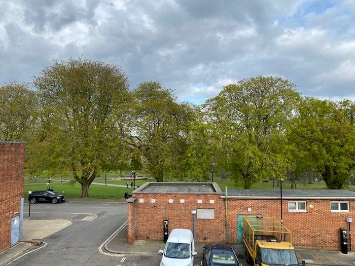 1 Bedroom Flat To Rent In Above Bar Street, Southampton, Hampshire, SO14