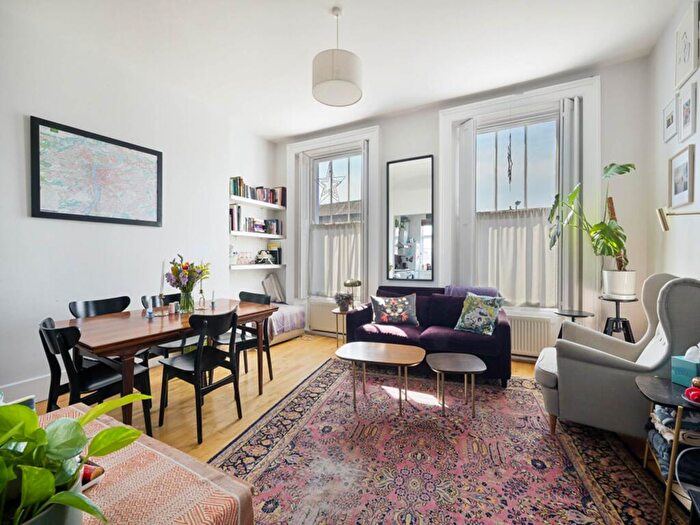 2 Bedroom Flat To Rent In Chalk Farm Road, London, NW1