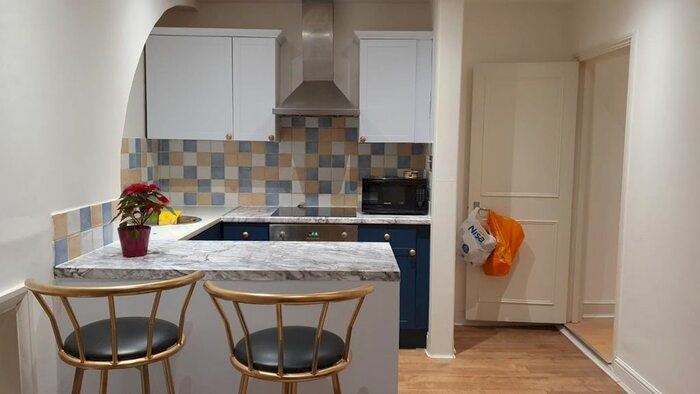 1 Bedroom Flat To Rent In Oliver Grove, London SE25