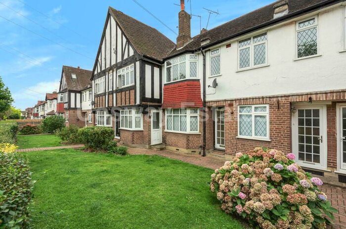 2 Bedroom Flat To Rent In Birkbeck Road, Mill Hill, NW7