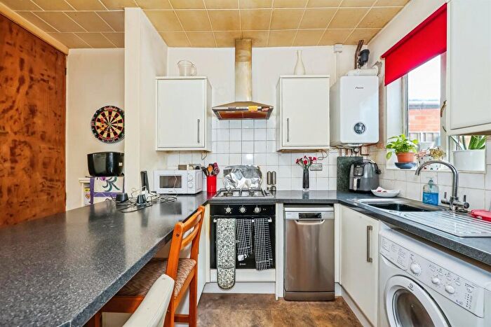 3 Bedroom Town House For Sale In Lamcote Grove, Nottingham, NG2