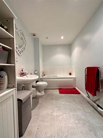 2 Bedroom Apartment To Rent In Kemley House, Ferensway, Hull, HU2