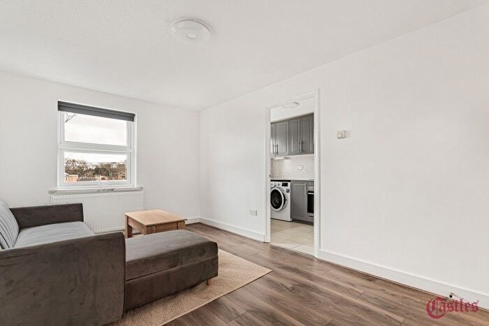 1 Bedroom Flat To Rent In Edmeston Close, Hackney, E9