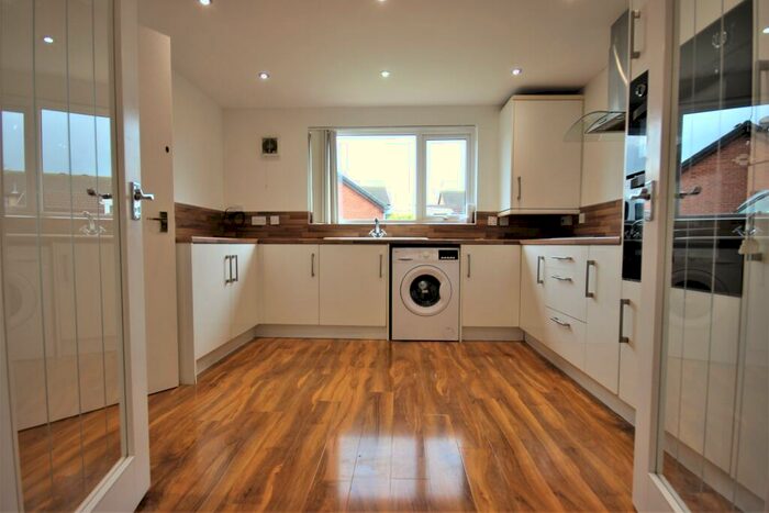 2 Bedroom Bungalow For Sale In Oribi Close, Hull, HU4