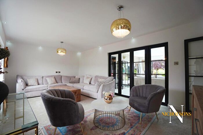 4 Bedroom Detached House For Sale In Park Lane, Retford, Nottinghamshire, DN22