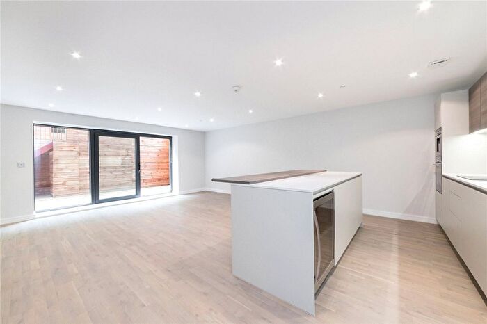 3 Bedroom Flat To Rent In Viridium Apartments, - Finchley Road, NW3