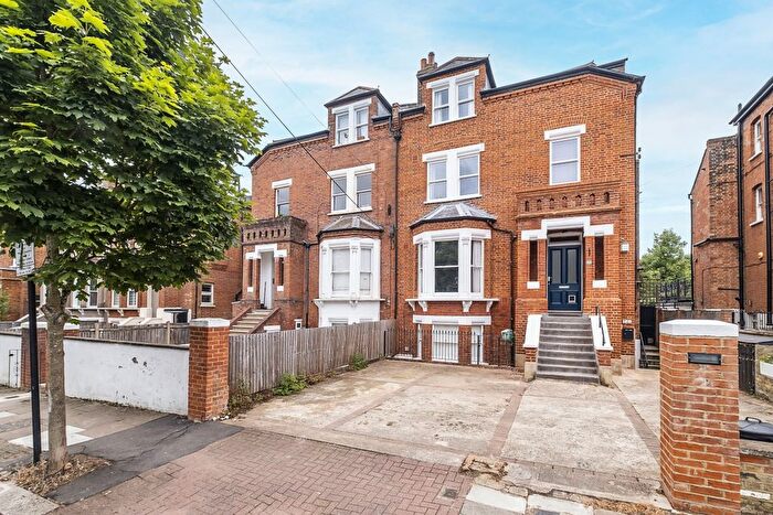 4 Bedroom Maisonette To Rent In Fontenoy Road, London, SW12