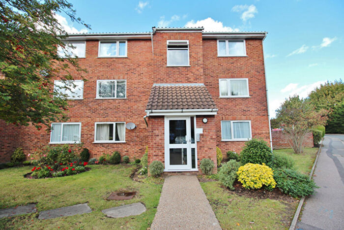 1 Bedroom Flat To Rent In Shurland Avenue, New Barnet, EN4