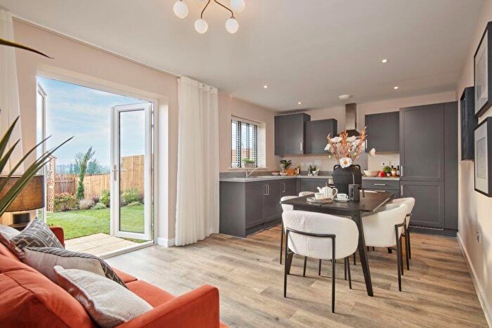 3 Bedroom End Of Terrace House For Sale In Farley Way, GL2