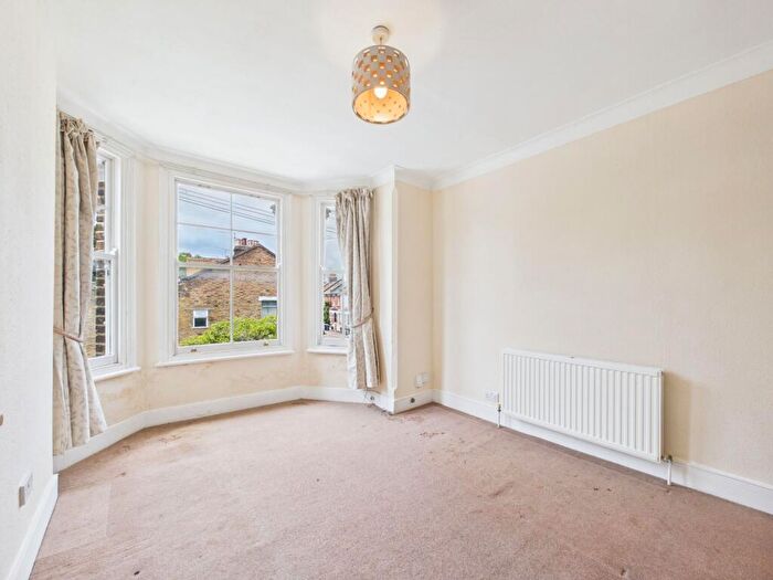 2 Bedroom Flat For Sale In North Grove, London, N15