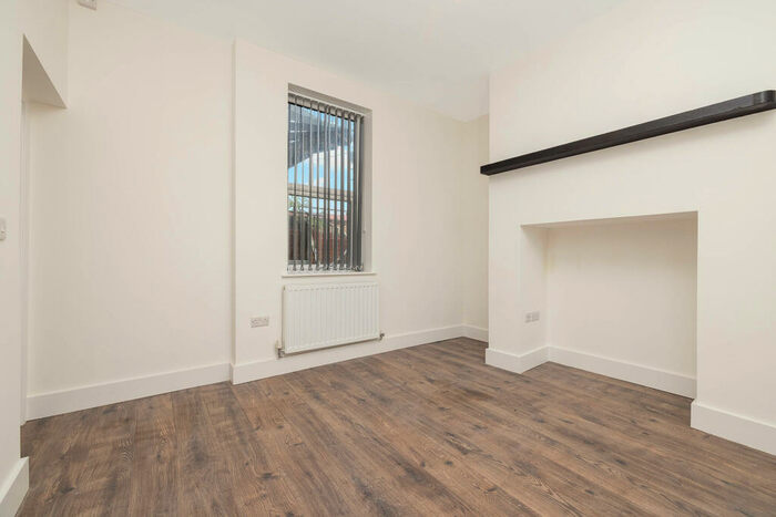 1 Bedroom Flat To Rent In Cook Street, Ellesmere Port, Merseyside, CH65