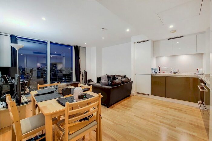 1 Bedroom Property To Rent In Landmark West Tower, Marsh Wall, E14