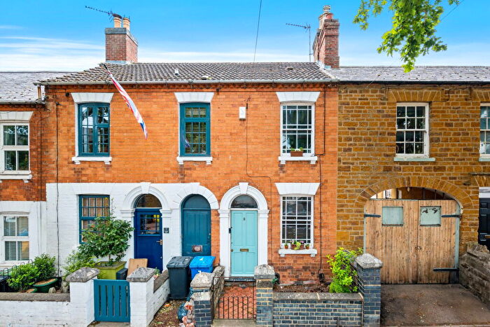 2 Bedroom Terraced House For Sale In Castle Hill, Rothwell, NN14