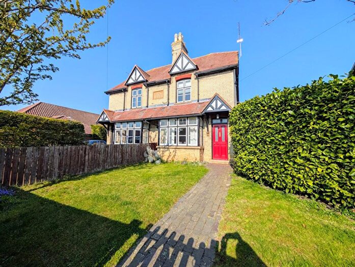 4 Bedroom Semi Detached House To Rent In High Street, Chippenham, CB7