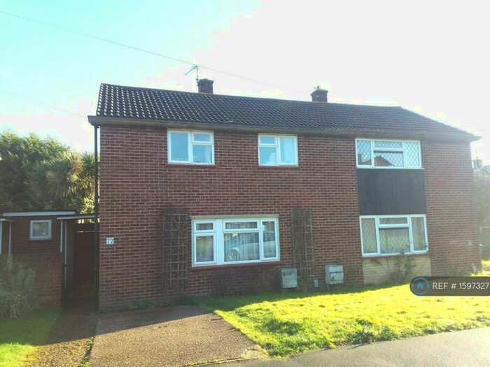 4 Bedroom Semi-Detached House To Rent In Homestall, Guildford, GU2