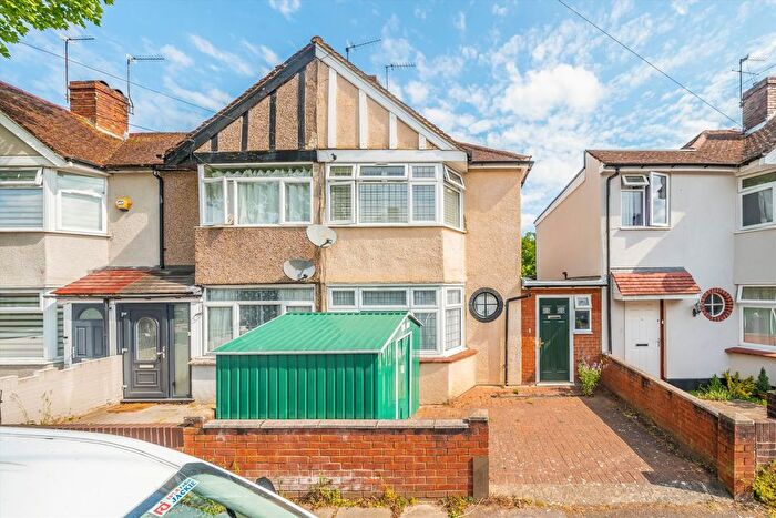 2 Bedroom End Of Terrace House To Rent In Saxon Avenue, Feltham, TW13