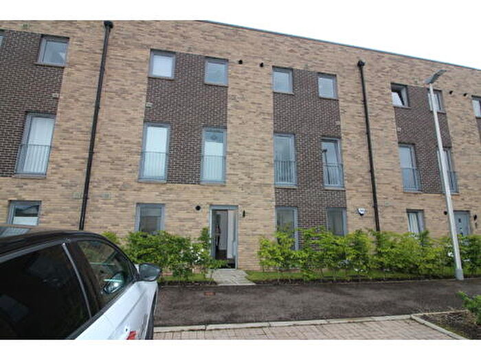 3 Bedroom Flat To Rent In Umbrella Pine Terrace, Edinburgh, EH4