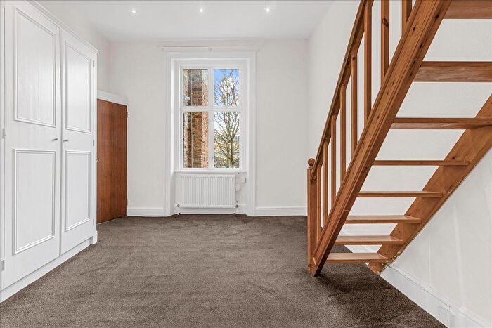 1 Bedroom Flat To Rent In Warwick Road, London, SW5