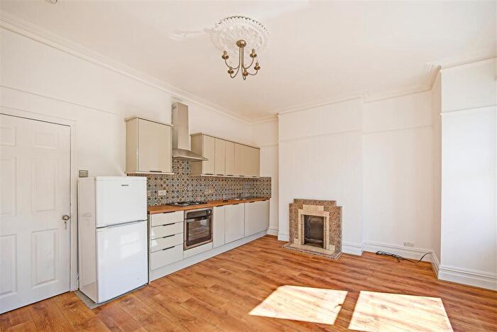 2 Bedroom Apartment To Rent In Nova Road, Croydon, CR0