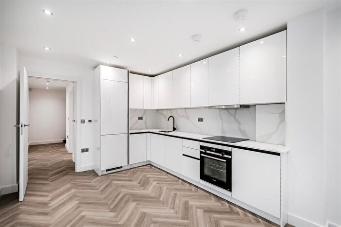 2 Bedroom Apartment To Rent In Quarter Four, Larkshall Road, Chingford, E4
