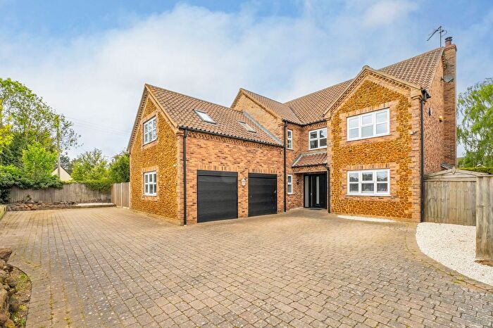 5 Bedroom Detached House For Sale In Lynn Road, East Winch, PE32