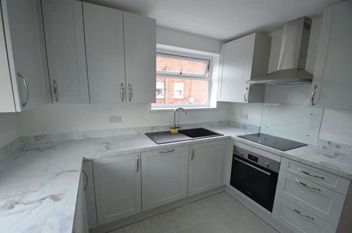 2 Bedroom Maisonette To Rent In Avondale Avenue, Staines-Upon-Thames, TW18