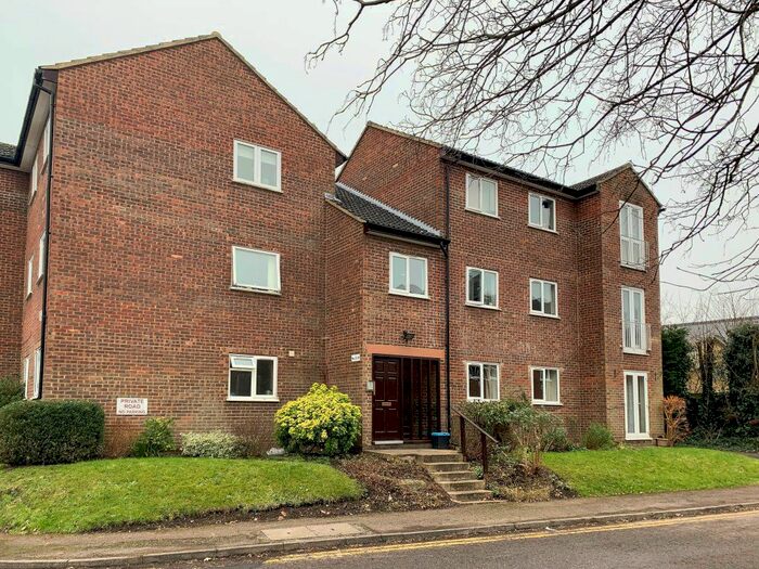 2 Bedroom Flat To Rent In St Johns Well Court, St Johns Well Lane, Berkhamsted, HP4