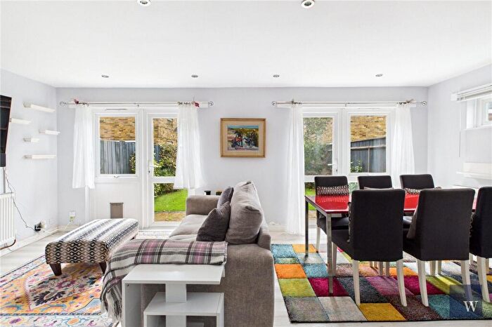 3 Bedroom Terraced House For Sale In Lairdale Close, London, SE21