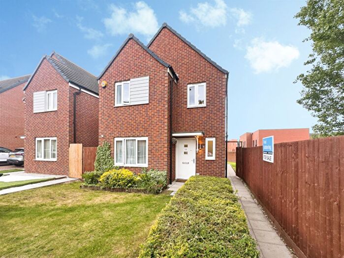 4 Bedroom Semi-Detached House For Sale In Laura Roberts Close, West Bromwich, B70