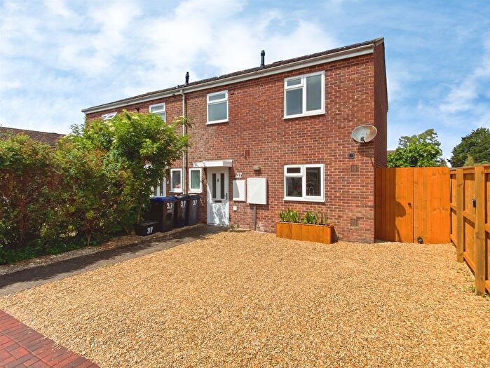 3 Bedroom Semi-Detached House For Sale In Saxon Close, Westbury, BA13