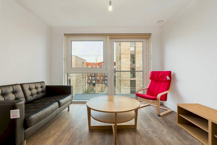 2 Bedroom Flat To Rent In Copenhagen Court, Yeoman Street, London, SE8