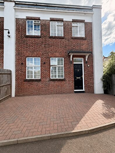 2 Bedroom Maisonette To Rent In Stone Park Avenue, Beckenham, BR3