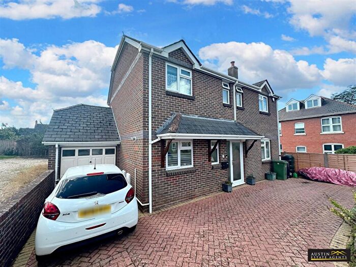 4 Bedroom Detached House For Sale In Victoria Avenue, Upwey, Weymouth, Dorset, DT3