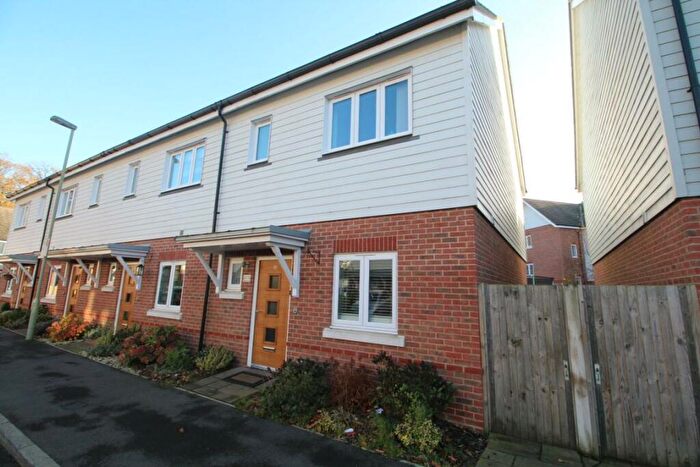 3 Bedroom End Of Terrace House To Rent In Willowbourne, Fleet, Hampshire, GU51