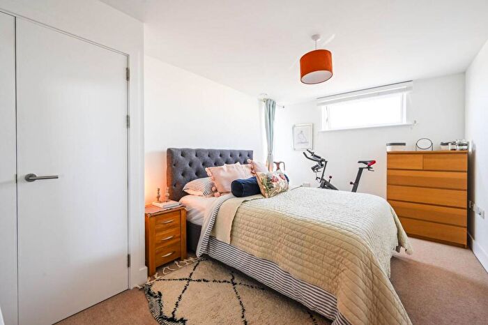 2 Bedroom Flat To Rent In Tiller Road, , Canary Wharf, London, E14