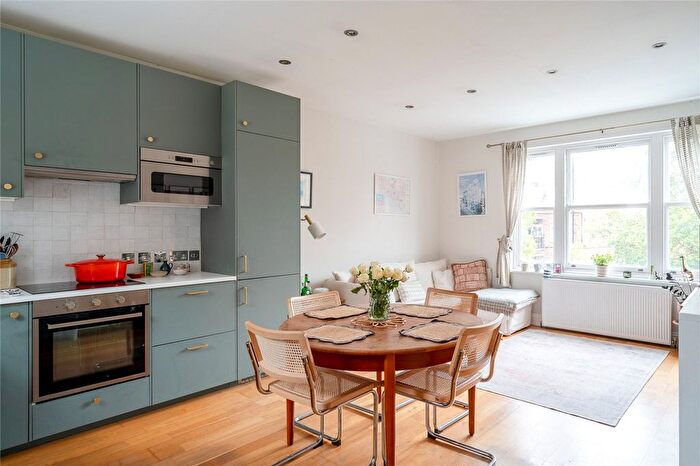 1 Bedroom Flat For Sale In Dalberg Road, London, SW2