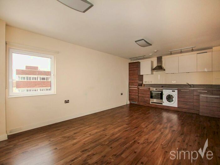 2 Bedroom Flat To Rent In Trs Apartments, The Green, Southall, UB2