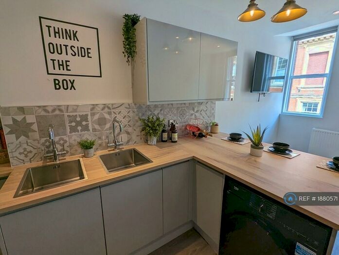 4 Bedroom Flat To Rent In Bowling Green Street, Leicester, LE1