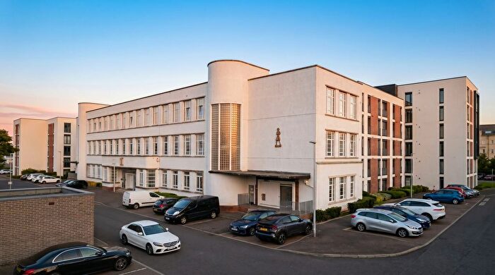 1 Bedroom Flat For Sale In Arneil Place, Edinburgh, EH5