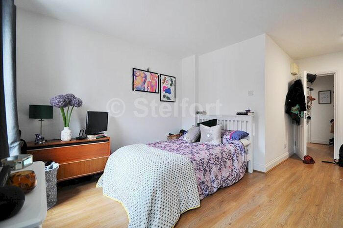 Studio To Rent In Hornsey Road, London, N19
