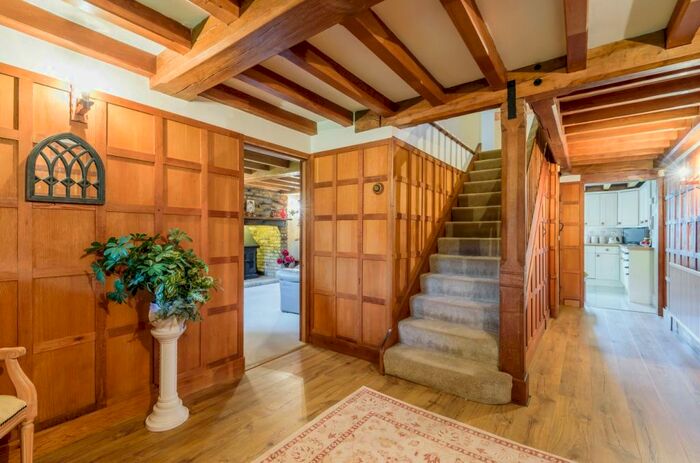 4 Bedroom Detached House For Sale In Waldens Road Orpington, BR5