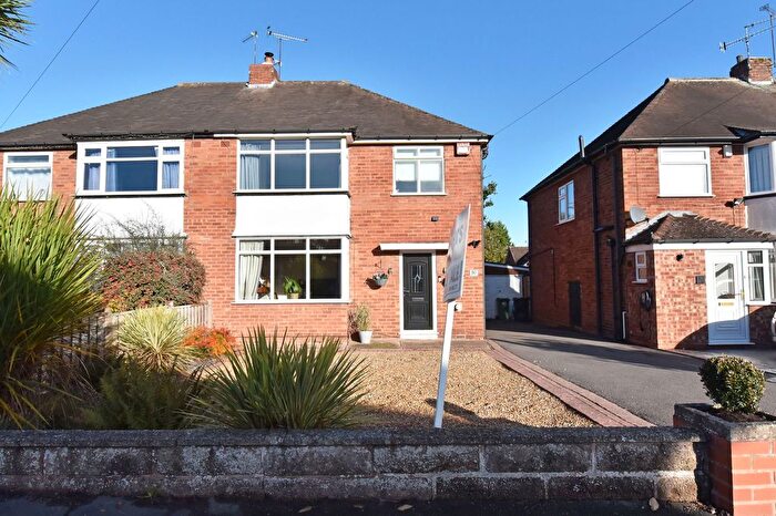 3 Bedroom Semi Detached House For Sale In Kingswinford, Court Crescent, DY6