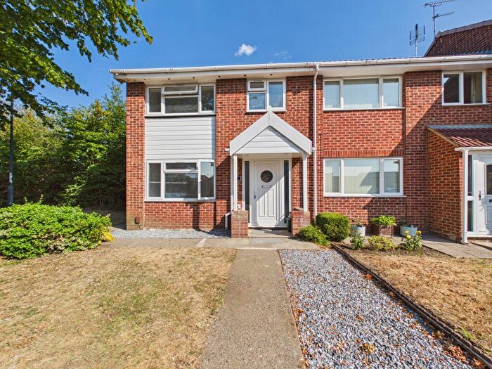 3 Bedroom Semi Detached House To Rent In Heathcote Close, Alvaston, DE24