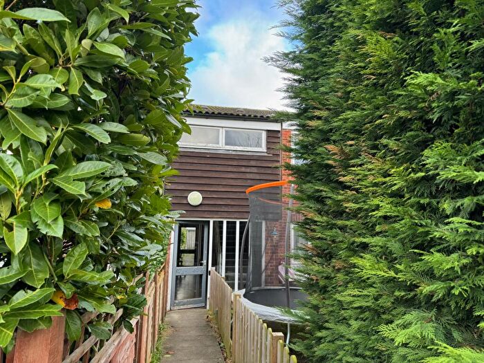 2 Bedroom Maisonette To Rent In Cobham., KT11