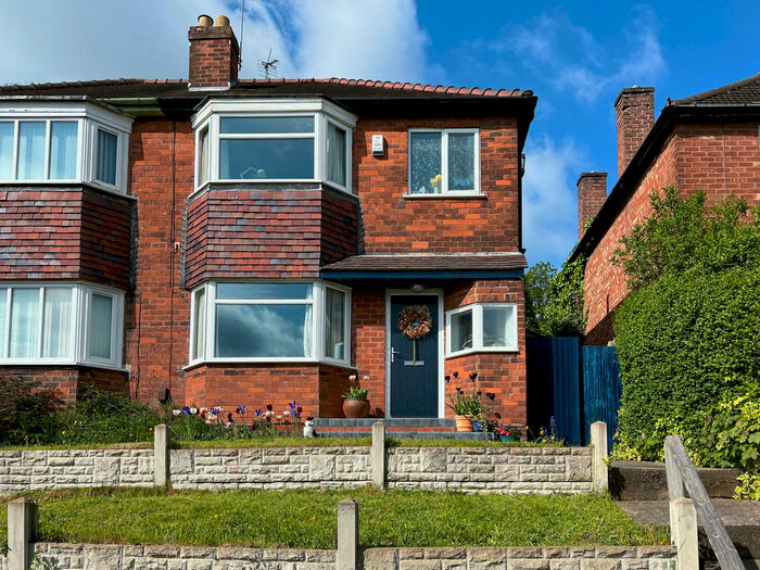 3 Bedroom Semi-Detached House To Rent In Greenridge Road, Handsworth Wood, Birmingham, B20