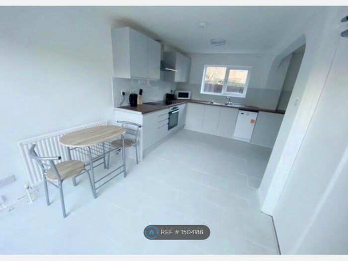 3 Bedroom Terraced House To Rent In Reigate Walk, Corby, NN18