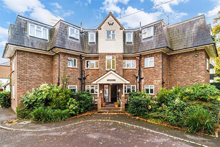 2 Bedroom Flat For Sale In Epsom Road, Epsom, KT17