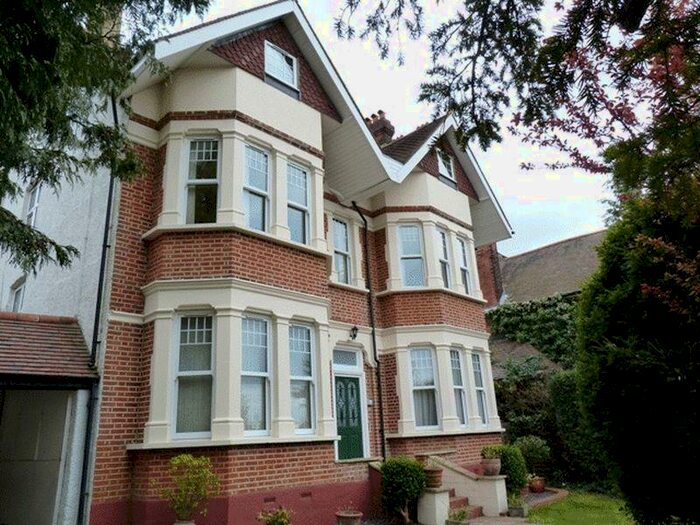 3 Bedroom Apartment To Rent In West Purley, CR8
